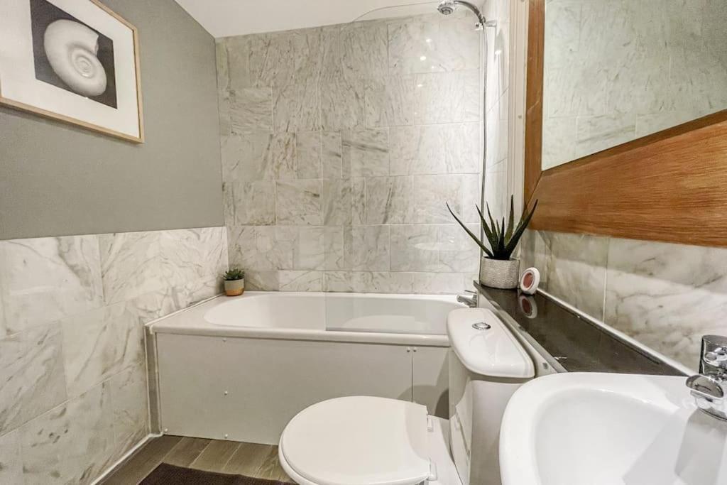 Lofty Apartment In Plymouth Esterno foto